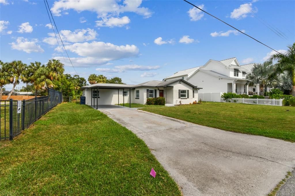 For Rent: $3,945 (4 beds, 2 baths, 1339 Square Feet)