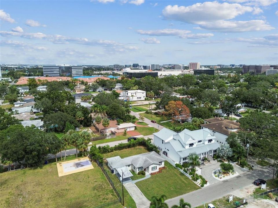 For Rent: $3,945 (4 beds, 2 baths, 1339 Square Feet)