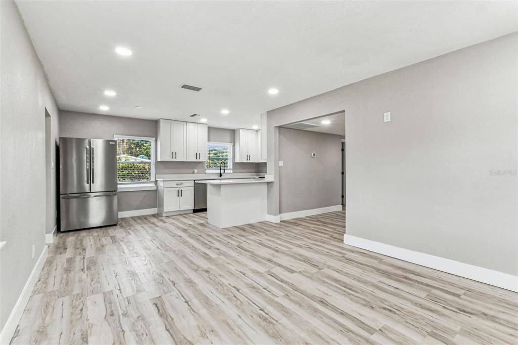 For Rent: $3,945 (4 beds, 2 baths, 1339 Square Feet)