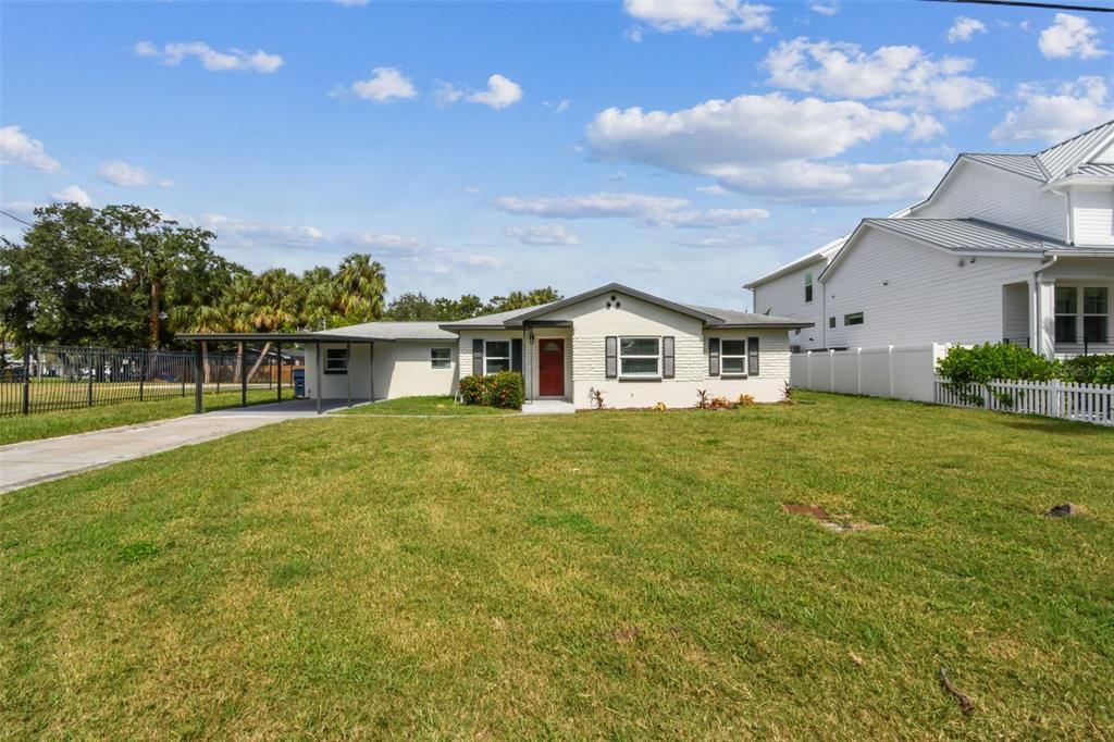 For Rent: $3,945 (4 beds, 2 baths, 1339 Square Feet)