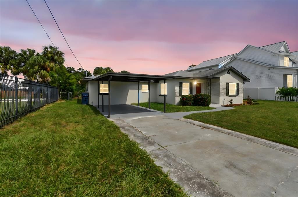 For Rent: $3,945 (4 beds, 2 baths, 1339 Square Feet)