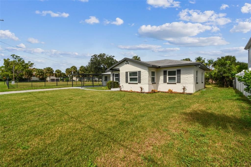 For Rent: $3,945 (4 beds, 2 baths, 1339 Square Feet)