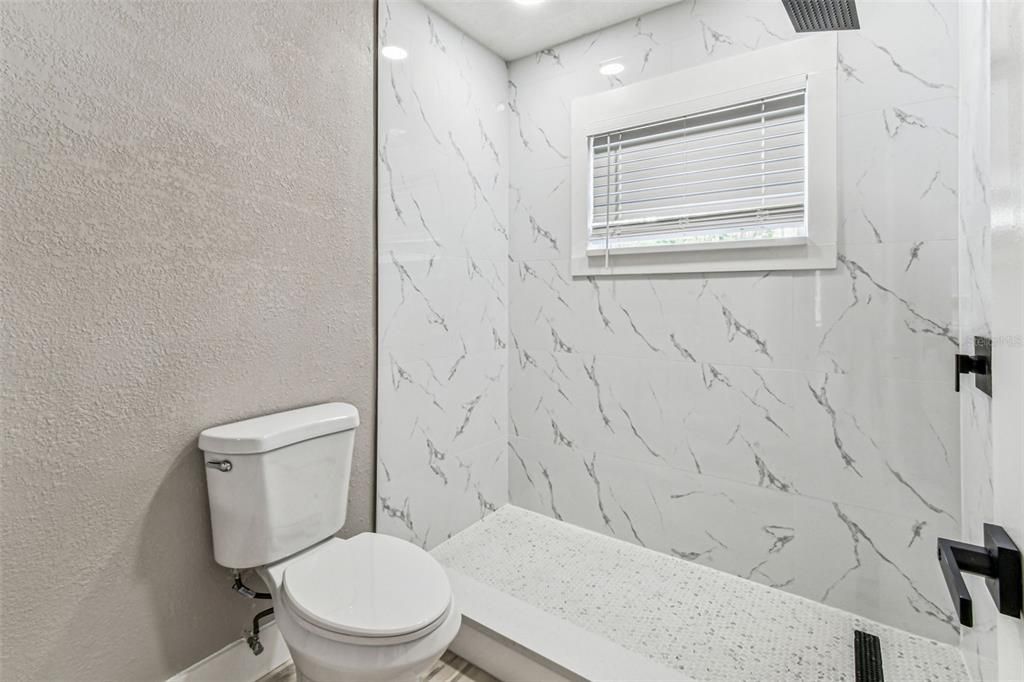 For Rent: $3,945 (4 beds, 2 baths, 1339 Square Feet)