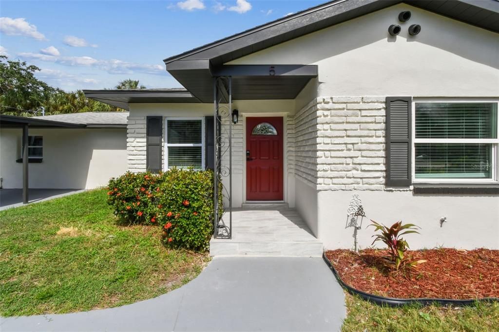 For Rent: $3,945 (4 beds, 2 baths, 1339 Square Feet)