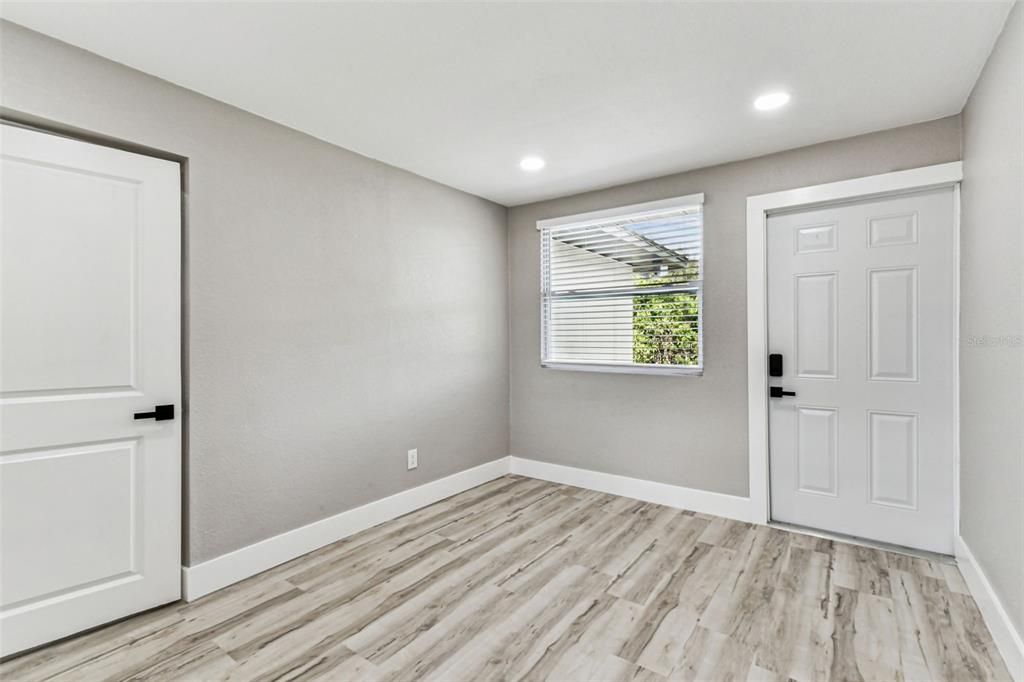 For Rent: $3,945 (4 beds, 2 baths, 1339 Square Feet)