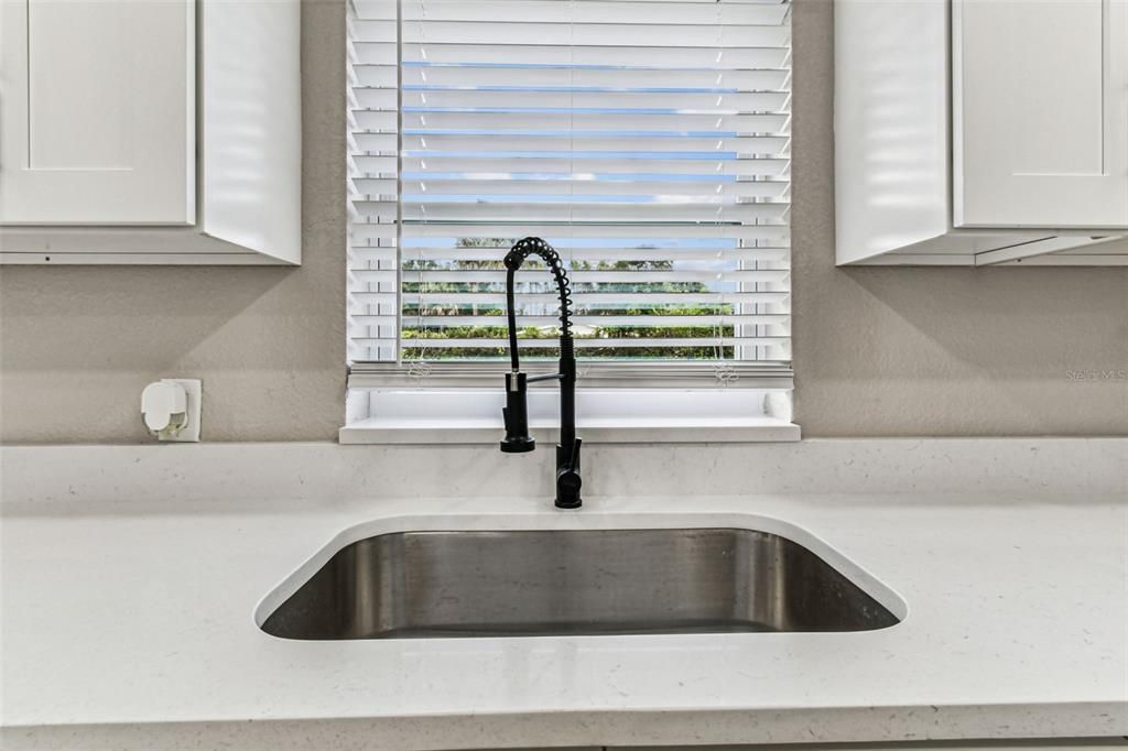 For Rent: $3,945 (4 beds, 2 baths, 1339 Square Feet)