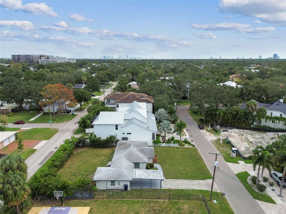 For Rent: $3,945 (4 beds, 2 baths, 1339 Square Feet)