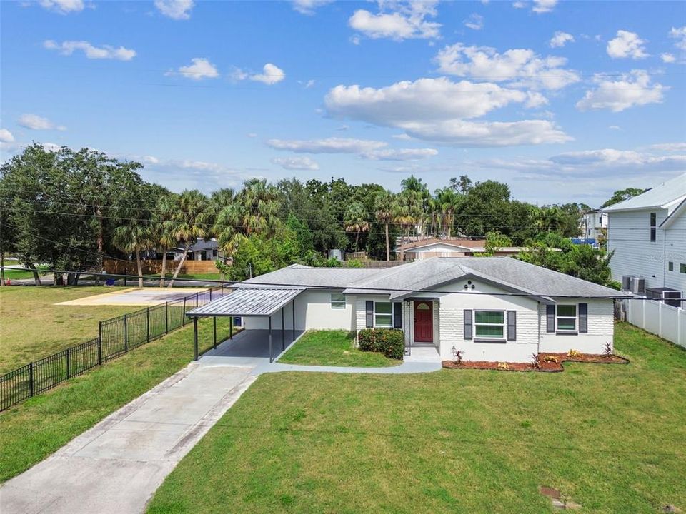 For Rent: $3,945 (4 beds, 2 baths, 1339 Square Feet)