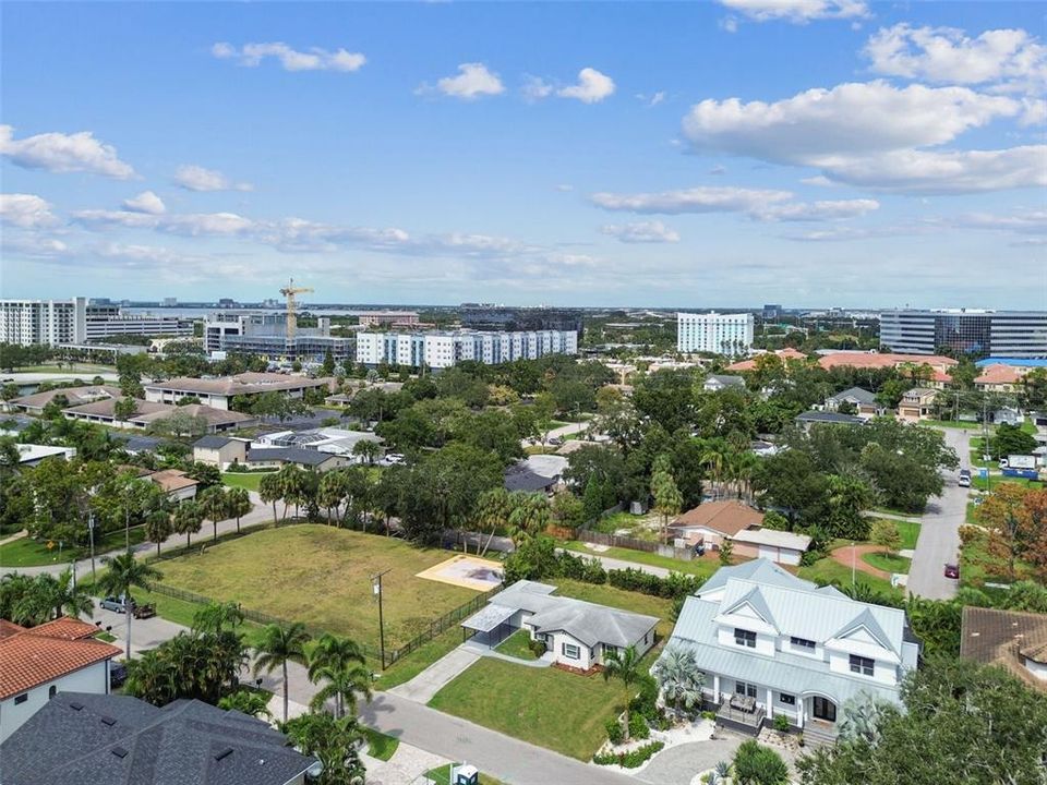 For Rent: $3,945 (4 beds, 2 baths, 1339 Square Feet)