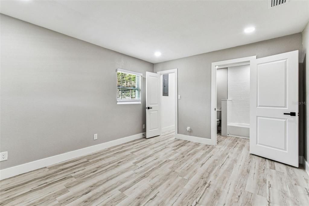 For Rent: $3,945 (4 beds, 2 baths, 1339 Square Feet)