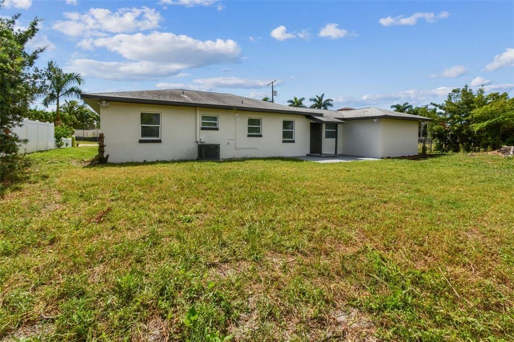 For Rent: $3,945 (4 beds, 2 baths, 1339 Square Feet)