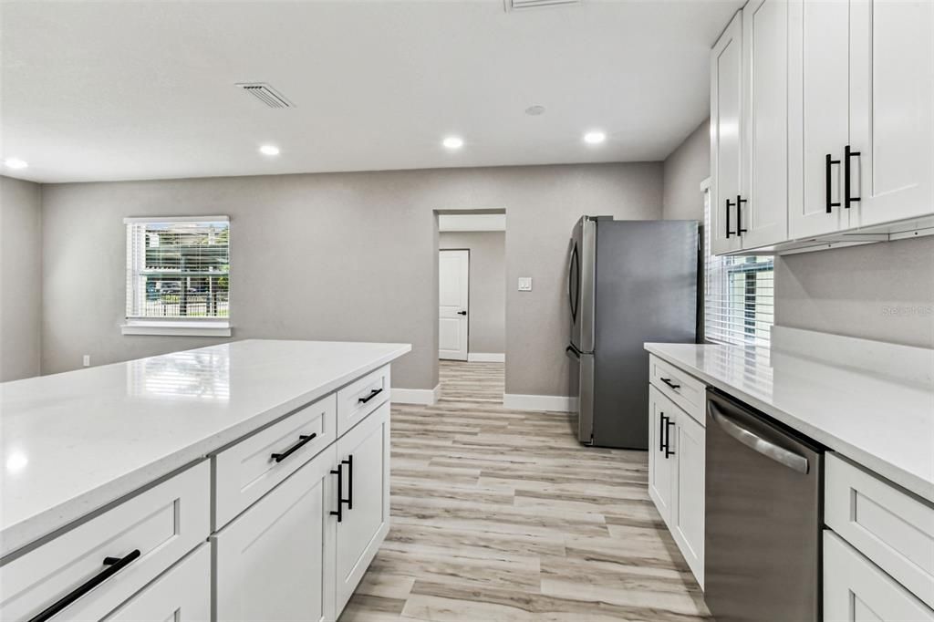 For Rent: $3,945 (4 beds, 2 baths, 1339 Square Feet)