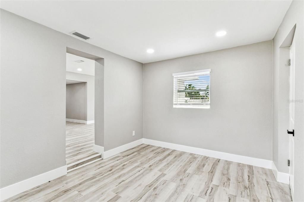 For Rent: $3,945 (4 beds, 2 baths, 1339 Square Feet)