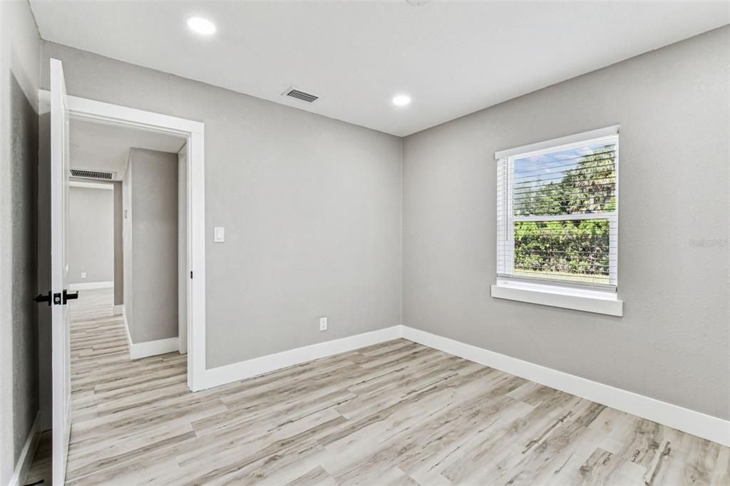 For Rent: $3,945 (4 beds, 2 baths, 1339 Square Feet)