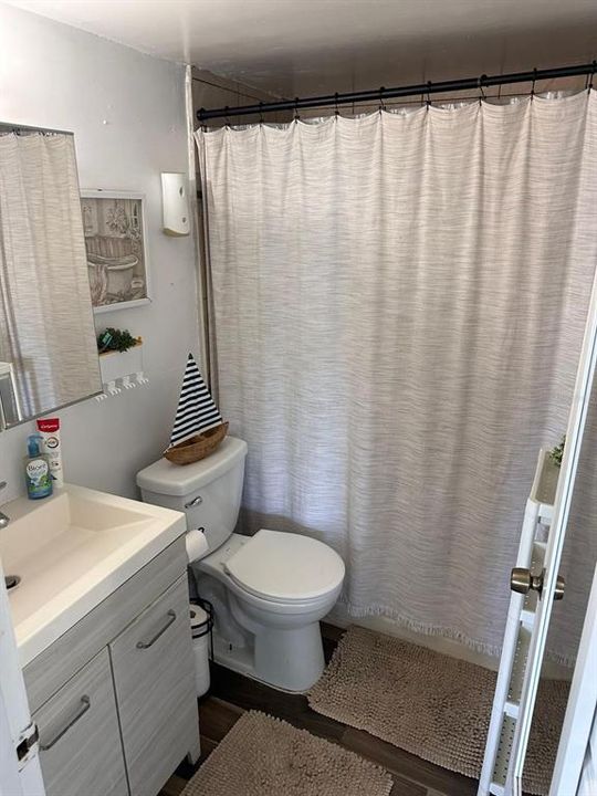 待售: $70,000 (3 贝兹, 2 浴室, 728 平方英尺)