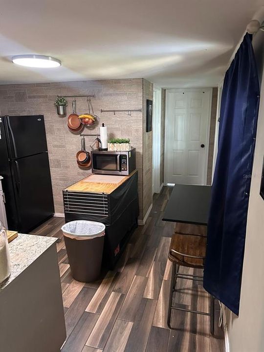 待售: $70,000 (3 贝兹, 2 浴室, 728 平方英尺)