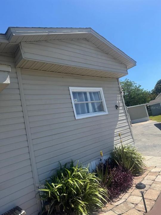 待售: $70,000 (3 贝兹, 2 浴室, 728 平方英尺)