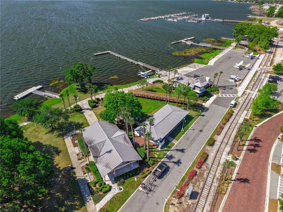 For Sale: $277,915 (3 beds, 2 baths, 1451 Square Feet)