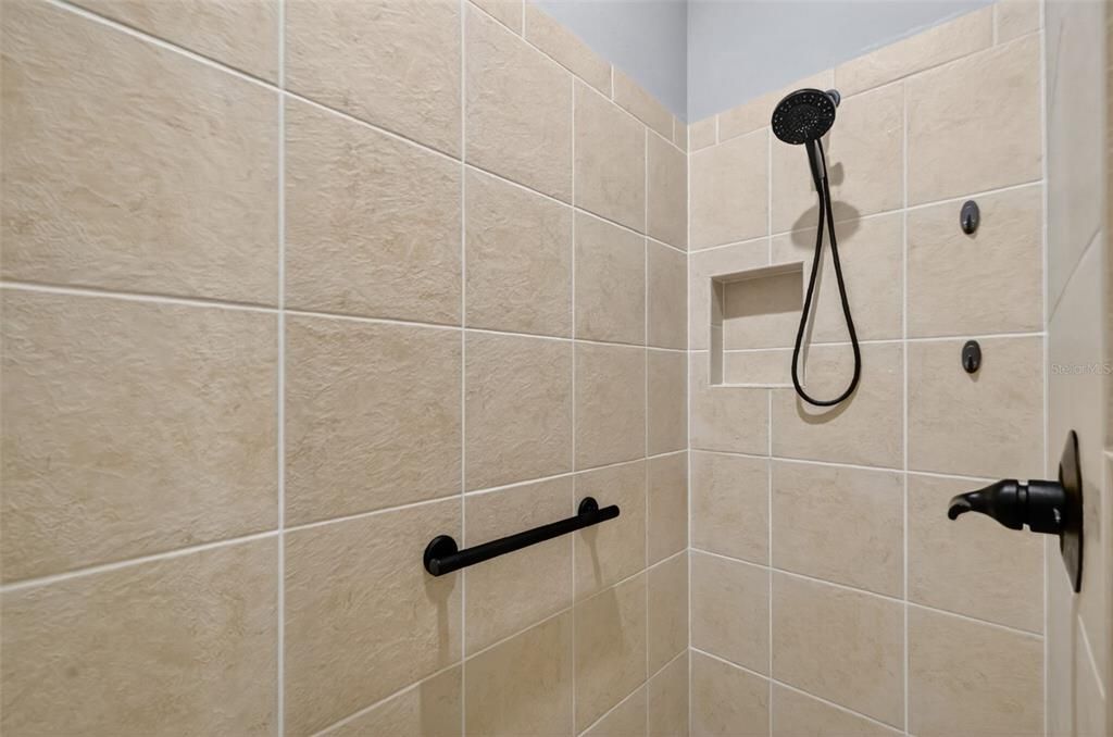 For Sale: $419,000 (3 beds, 2 baths, 1724 Square Feet)