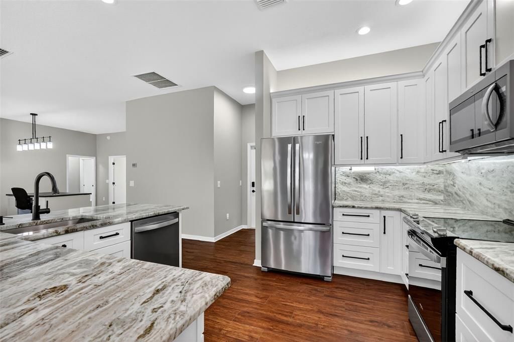 For Sale: $419,000 (3 beds, 2 baths, 1724 Square Feet)