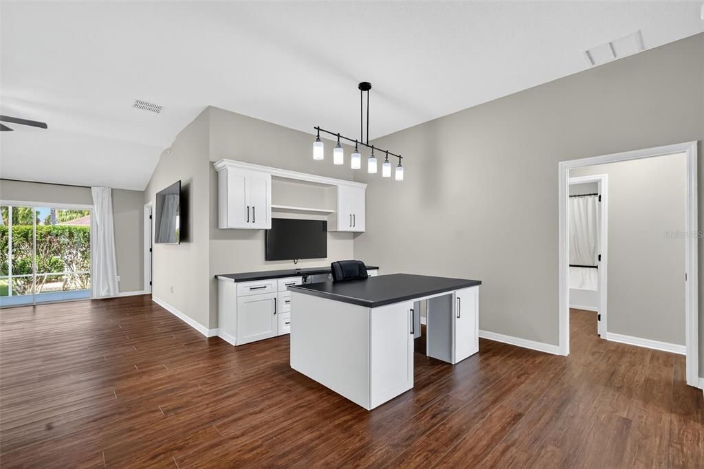 For Sale: $419,000 (3 beds, 2 baths, 1724 Square Feet)