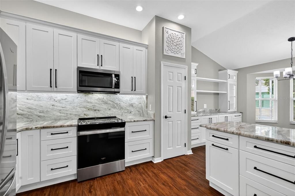 For Sale: $419,000 (3 beds, 2 baths, 1724 Square Feet)