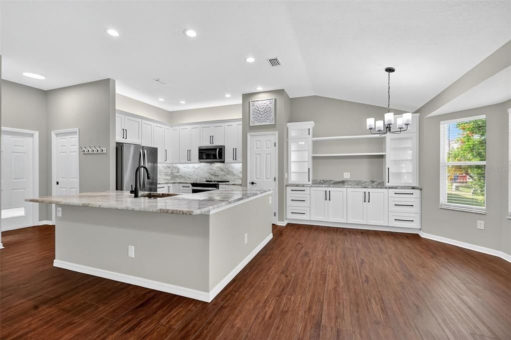 For Sale: $419,000 (3 beds, 2 baths, 1724 Square Feet)