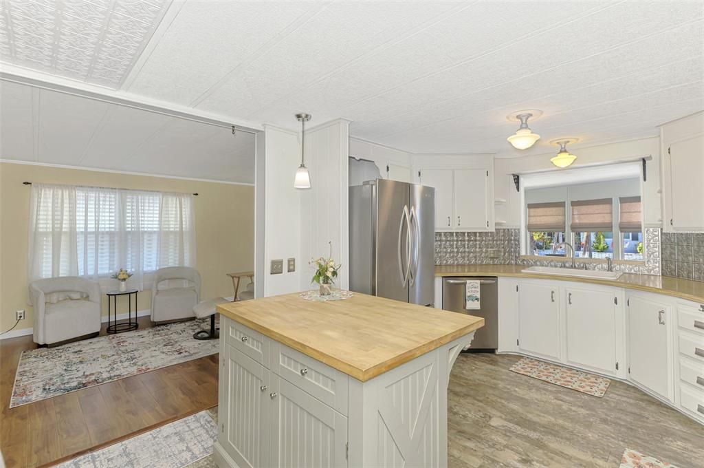 For Sale: $169,900 (2 beds, 2 baths, 1344 Square Feet)