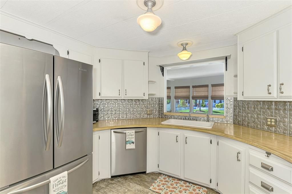 For Sale: $169,900 (2 beds, 2 baths, 1344 Square Feet)