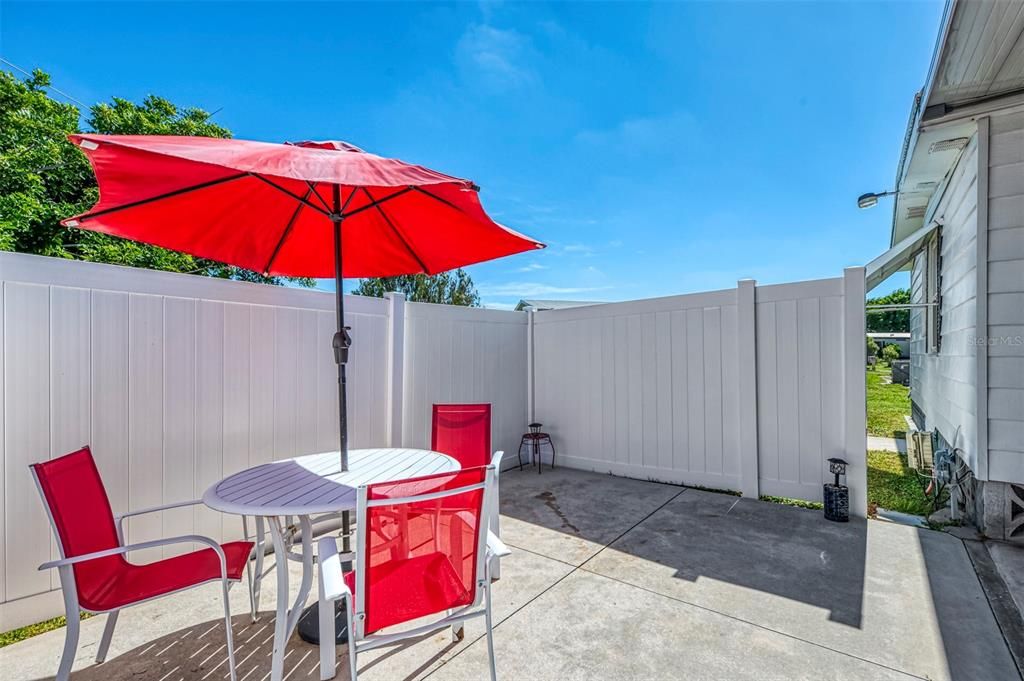 For Sale: $169,900 (2 beds, 2 baths, 1344 Square Feet)