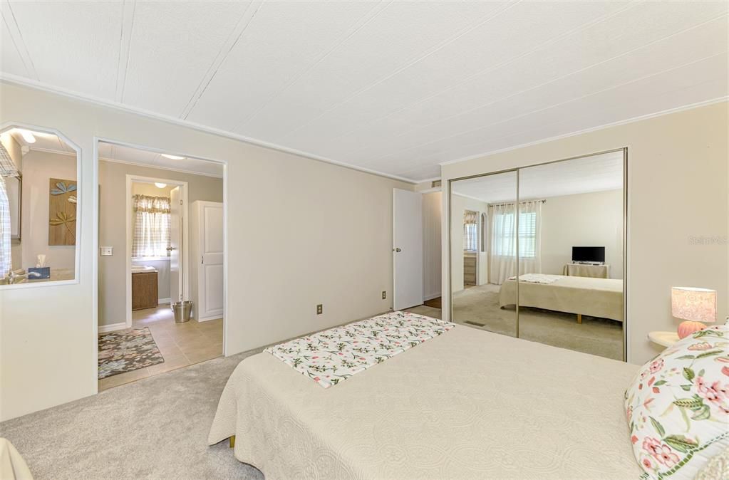 For Sale: $169,900 (2 beds, 2 baths, 1344 Square Feet)