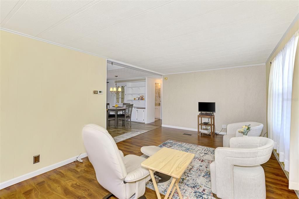 For Sale: $169,900 (2 beds, 2 baths, 1344 Square Feet)