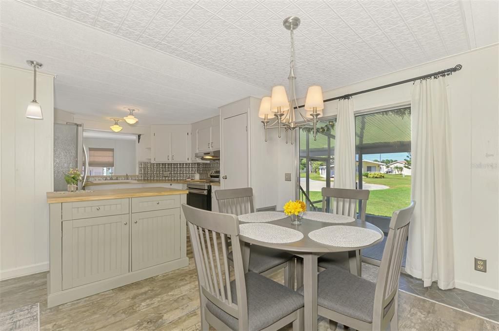 For Sale: $169,900 (2 beds, 2 baths, 1344 Square Feet)