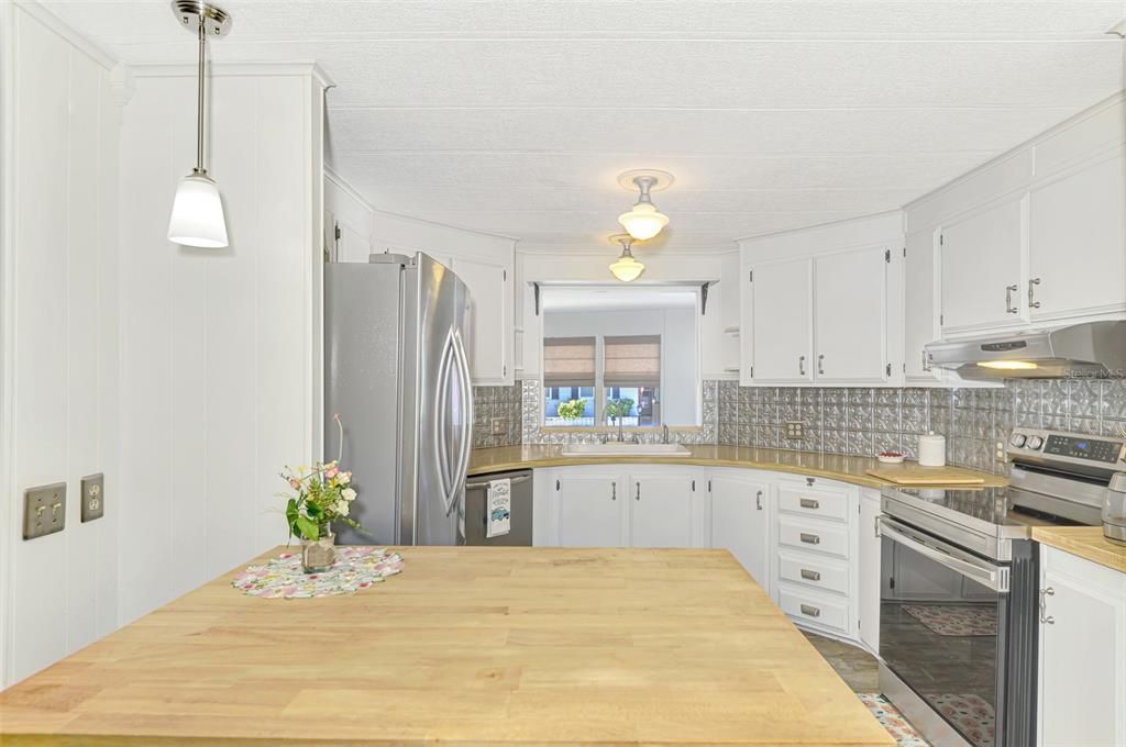 For Sale: $169,900 (2 beds, 2 baths, 1344 Square Feet)