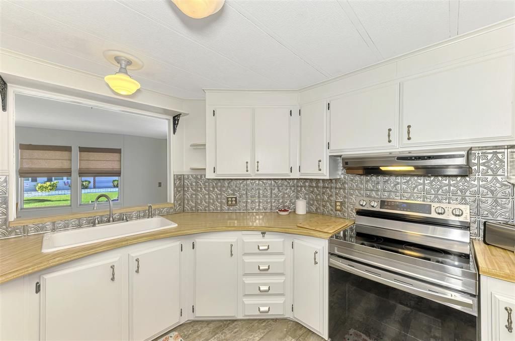 For Sale: $169,900 (2 beds, 2 baths, 1344 Square Feet)