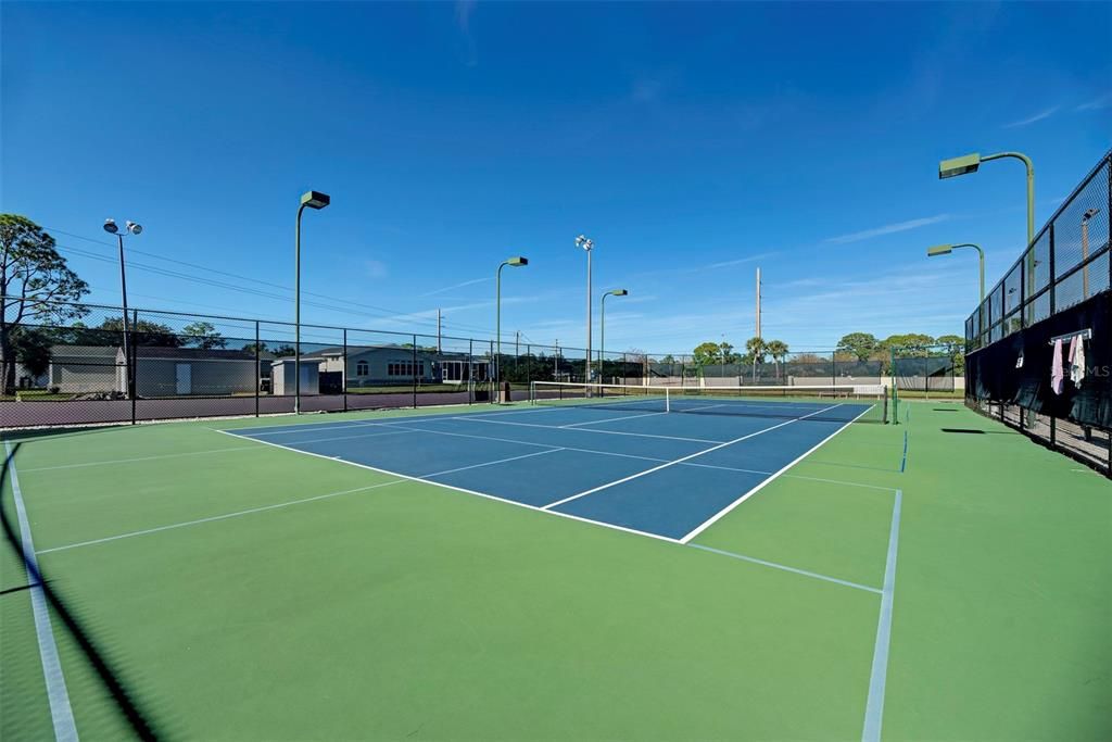 For Sale: $169,900 (2 beds, 2 baths, 1344 Square Feet)