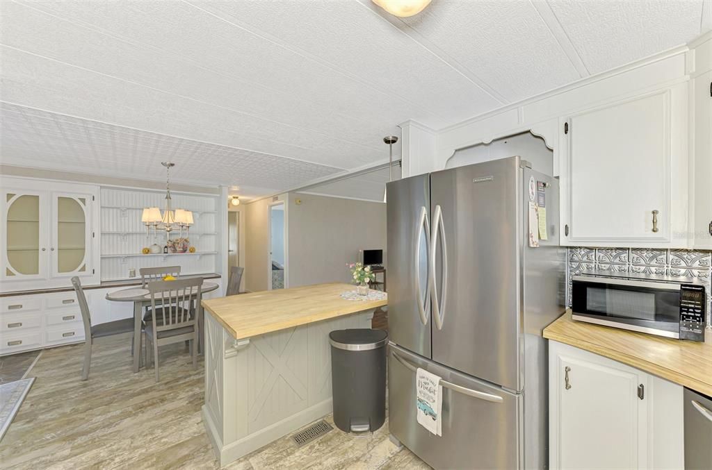 For Sale: $169,900 (2 beds, 2 baths, 1344 Square Feet)