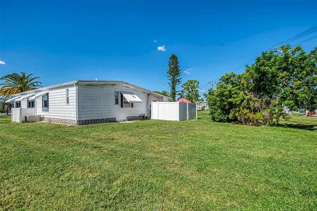 For Sale: $169,900 (2 beds, 2 baths, 1344 Square Feet)