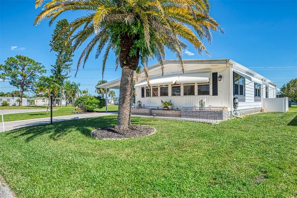 For Sale: $169,900 (2 beds, 2 baths, 1344 Square Feet)