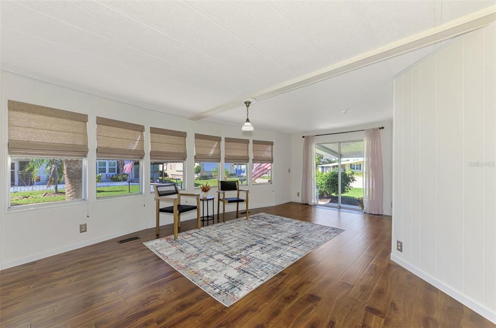 For Sale: $169,900 (2 beds, 2 baths, 1344 Square Feet)