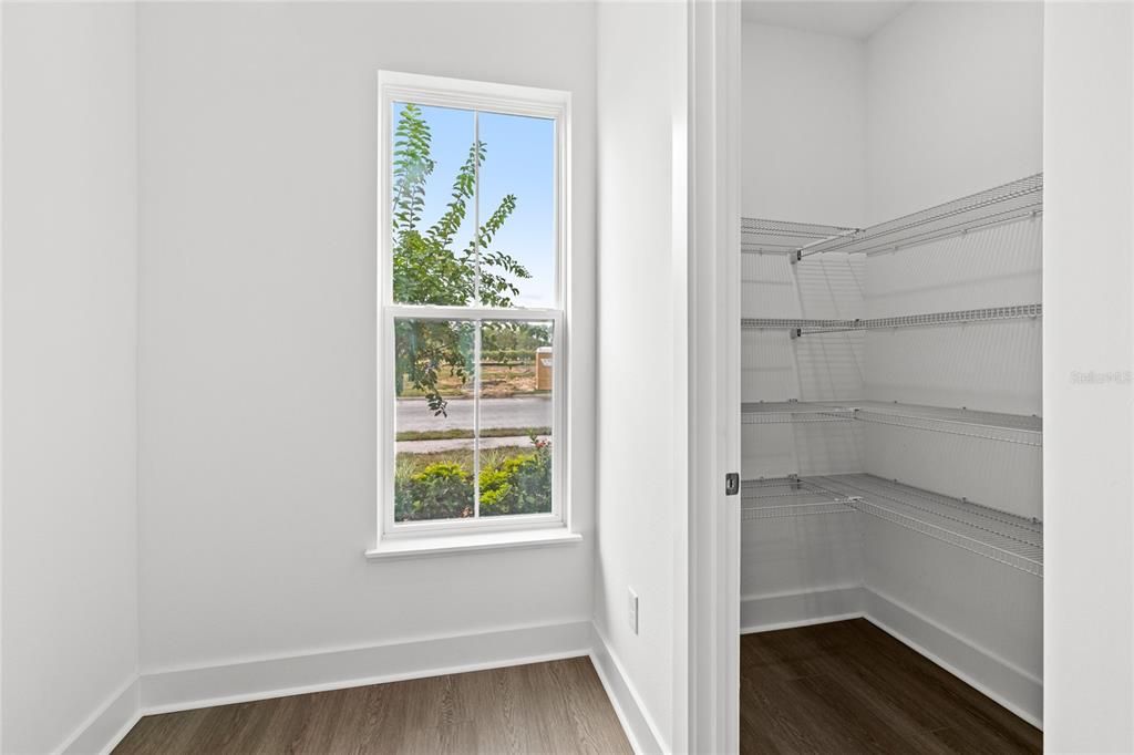 For Rent: $2,550 (3 beds, 2 baths, 1837 Square Feet)