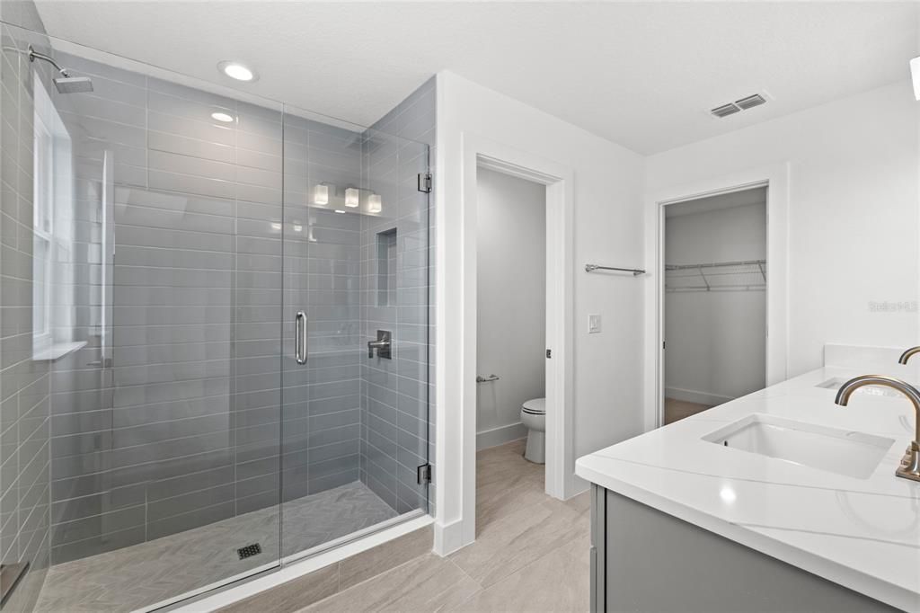 For Rent: $2,550 (3 beds, 2 baths, 1837 Square Feet)