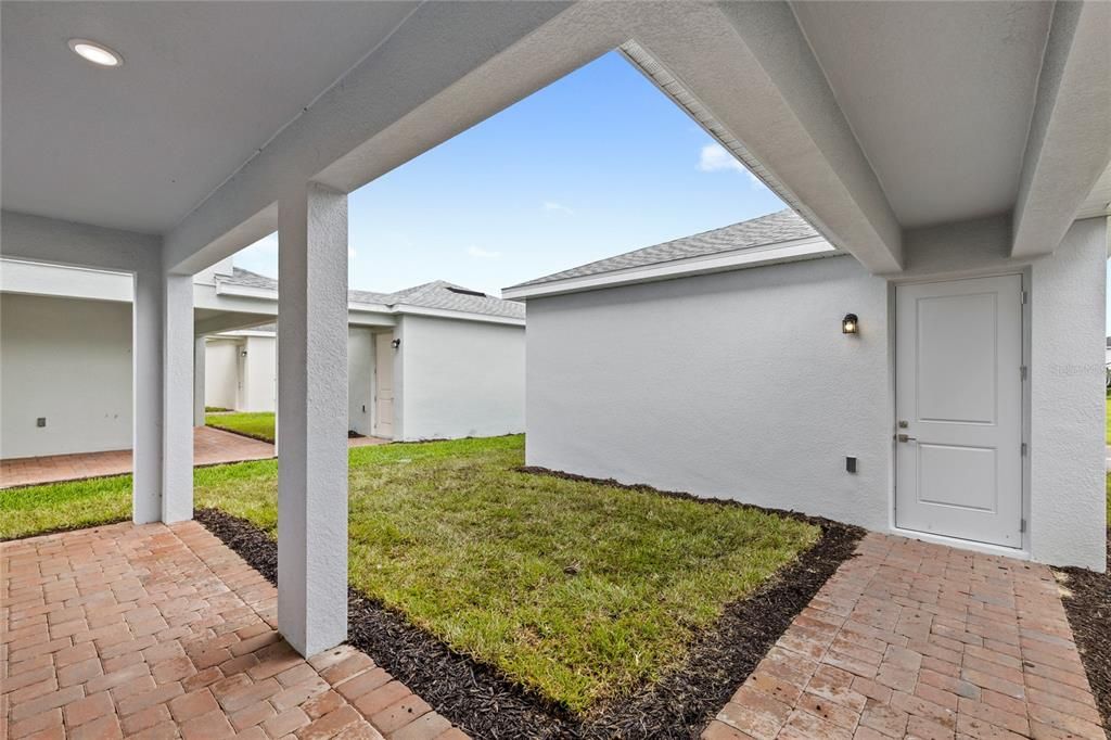 For Rent: $2,550 (3 beds, 2 baths, 1837 Square Feet)