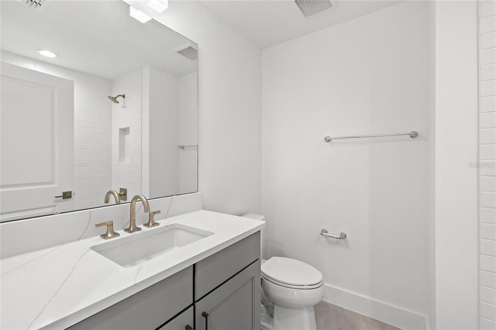 For Rent: $2,550 (3 beds, 2 baths, 1837 Square Feet)