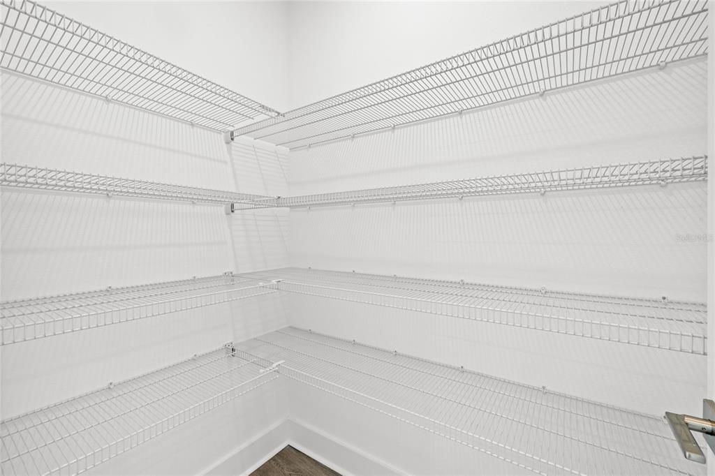 For Rent: $2,550 (3 beds, 2 baths, 1837 Square Feet)