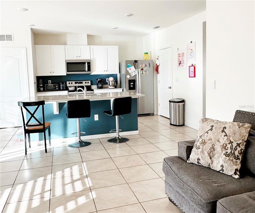 待售: $325,000 (3 贝兹, 2 浴室, 1690 平方英尺)