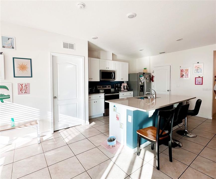 待售: $325,000 (3 贝兹, 2 浴室, 1690 平方英尺)