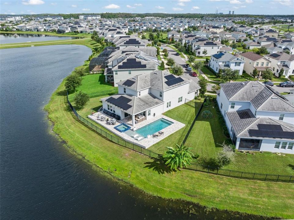 合同活跃: $930,000 (5 贝兹, 3 浴室, 3979 平方英尺)