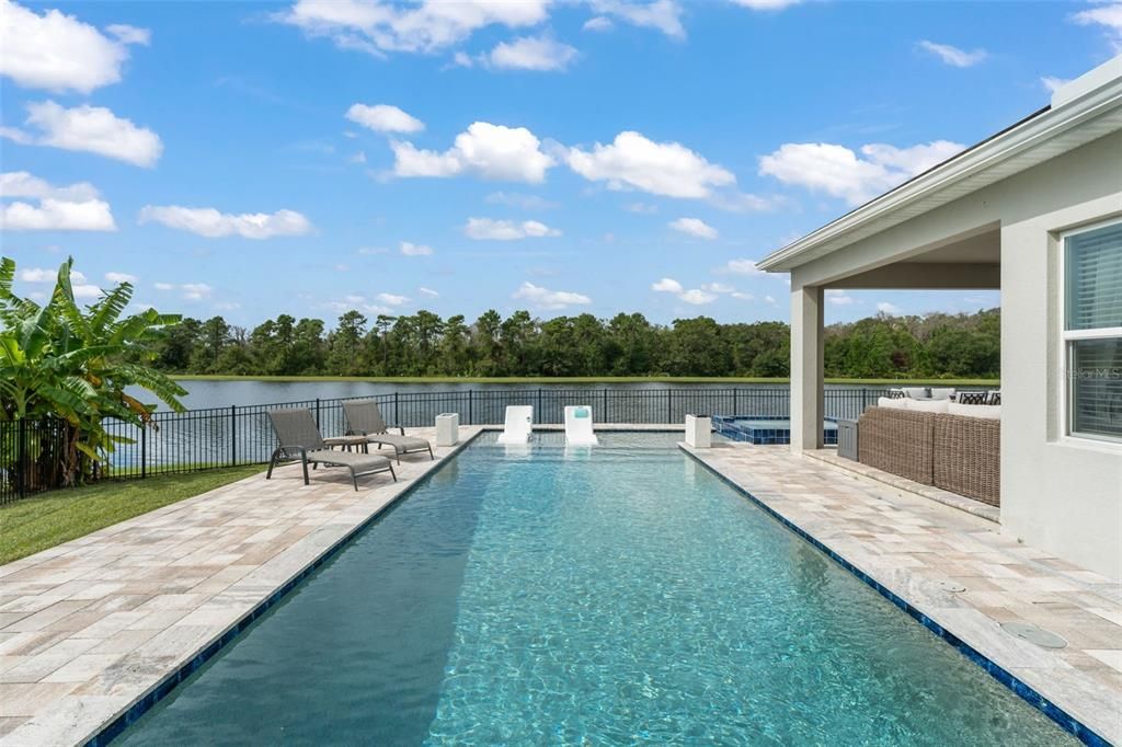 合同活跃: $930,000 (5 贝兹, 3 浴室, 3979 平方英尺)