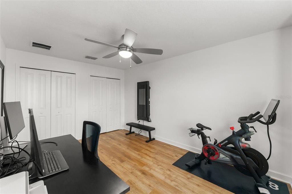 合同活跃: $930,000 (5 贝兹, 3 浴室, 3979 平方英尺)